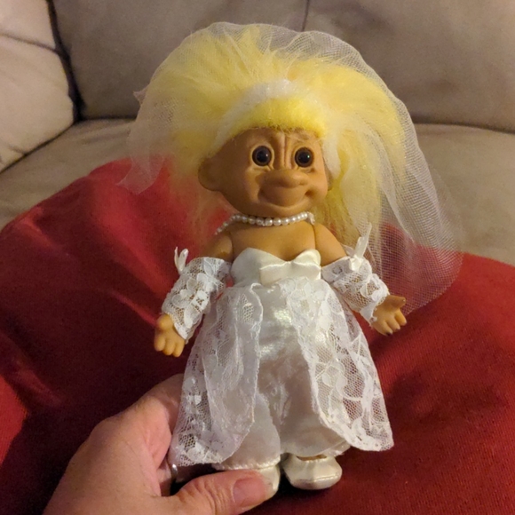 Dolls - Picture 4 of 9